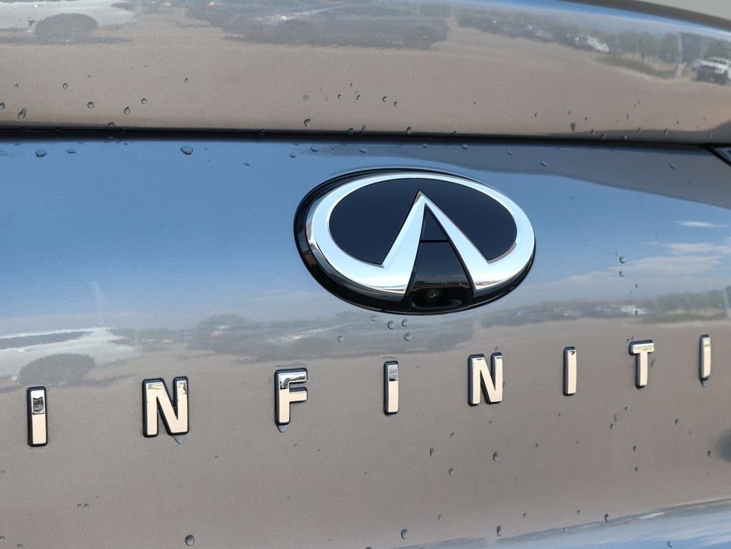 Certified Used 2023 Gray INFINITI LUXE image 40