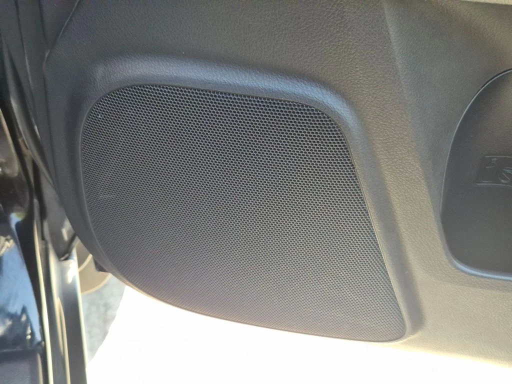 Used 2020 Black Toyota Venture image 13