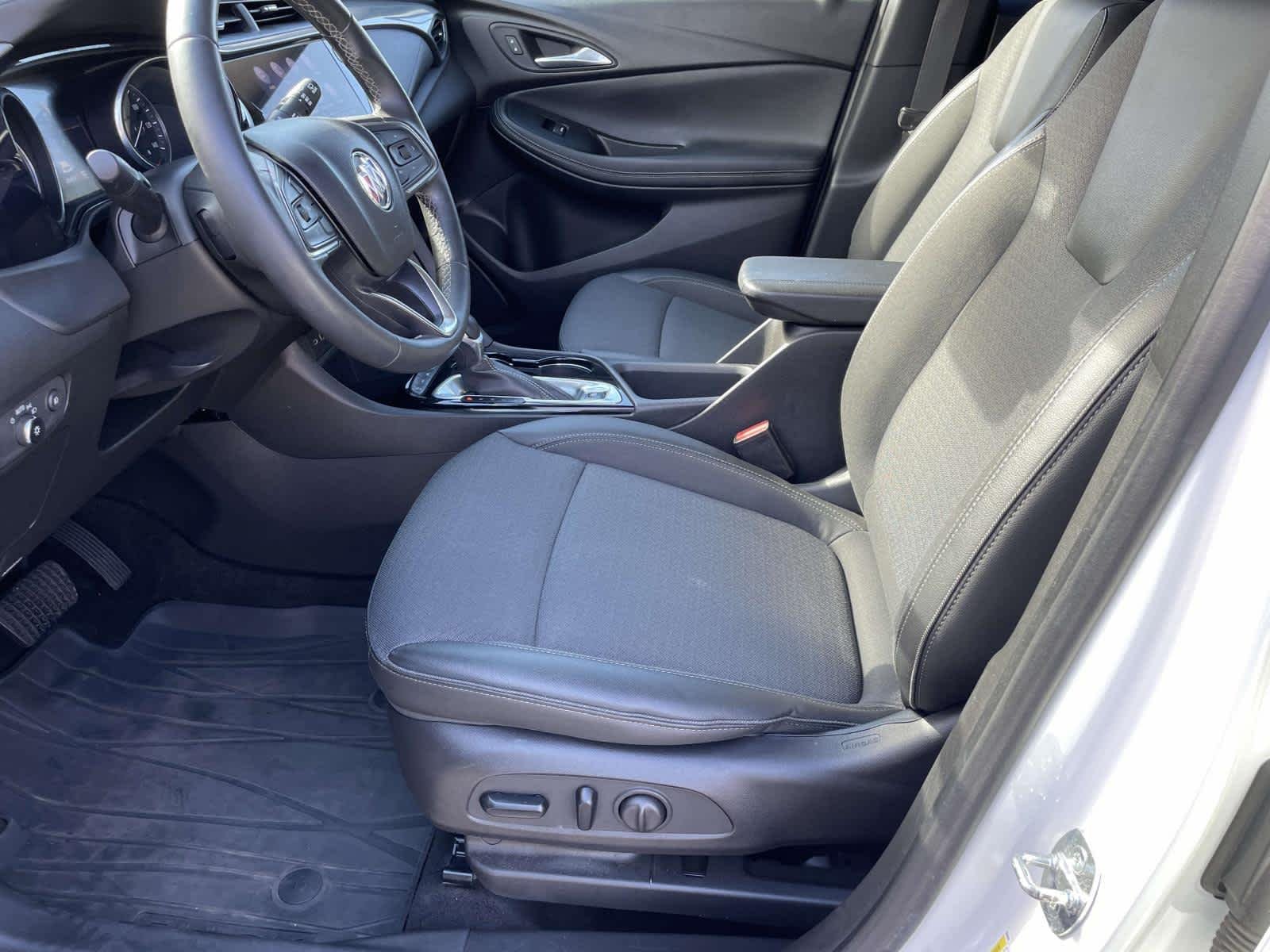 Used 2022 Summit White Buick Select image 20