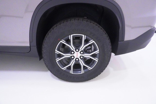 2026 GMC Acadia AT4 - Photo 10