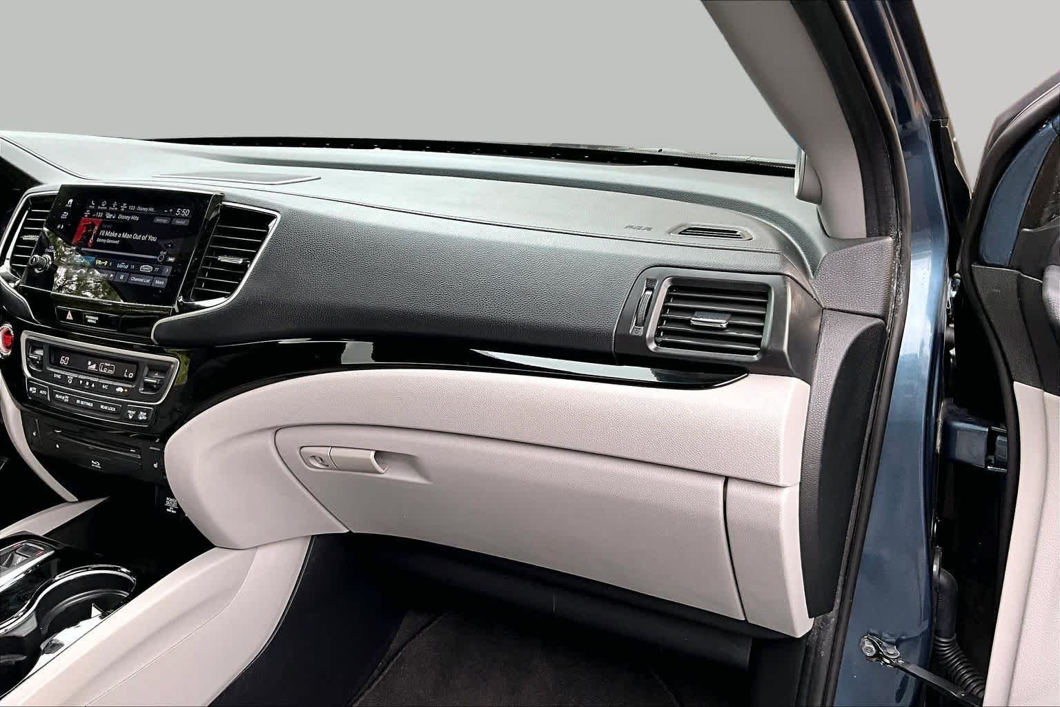 Used 2019 Steel Sapphire Metallic Honda Touring 8-Passenger image 19
