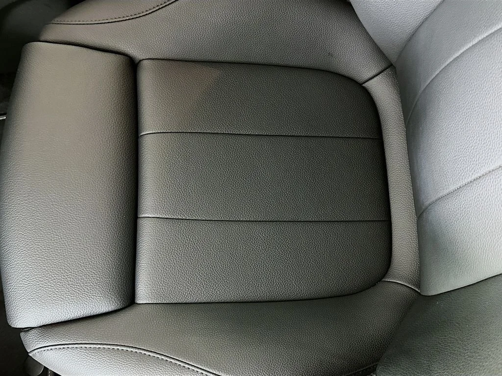 Used 2026 Black Mercedes-Benz GLB 250 image 17