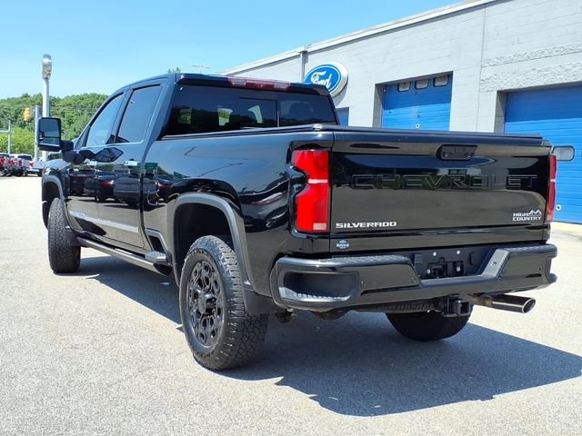 Used 2024 Black Chevrolet High Country image 3