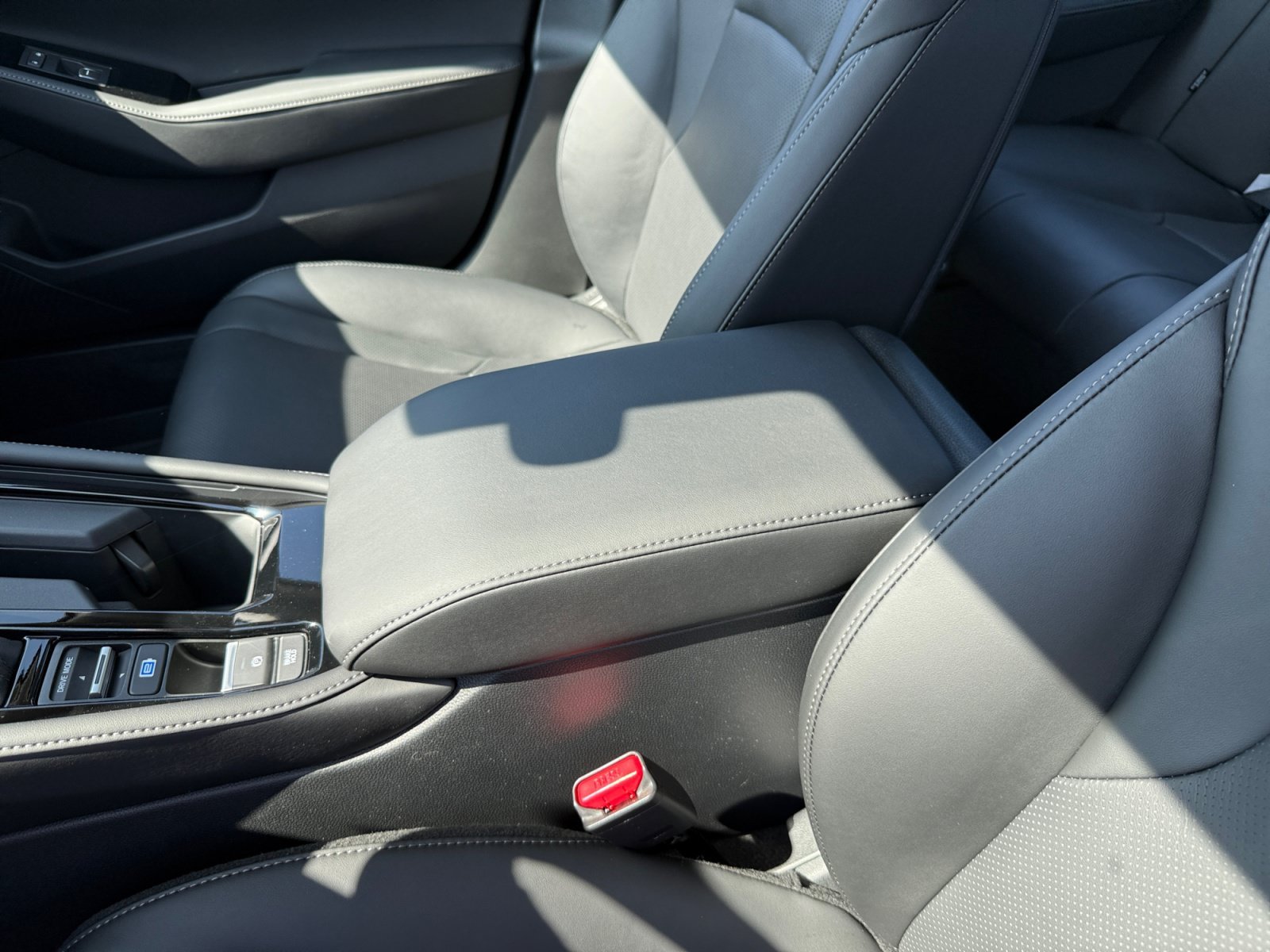 New 2026 Platinum White Pearl Honda Touring image 14