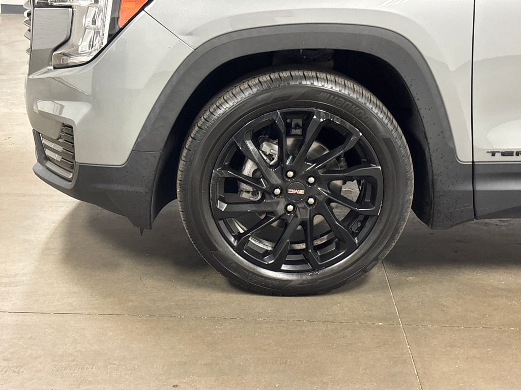 Used 2023 Silver GMC SLE image 11