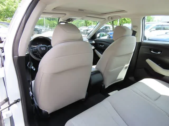 Certified Used 2023 Platinum White Pearl Honda  image 12