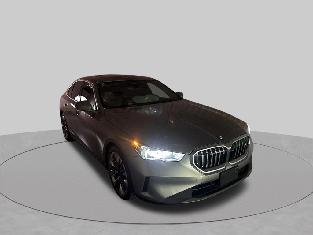 Used 2024 Gray Metallic BMW eDrive40 image 40