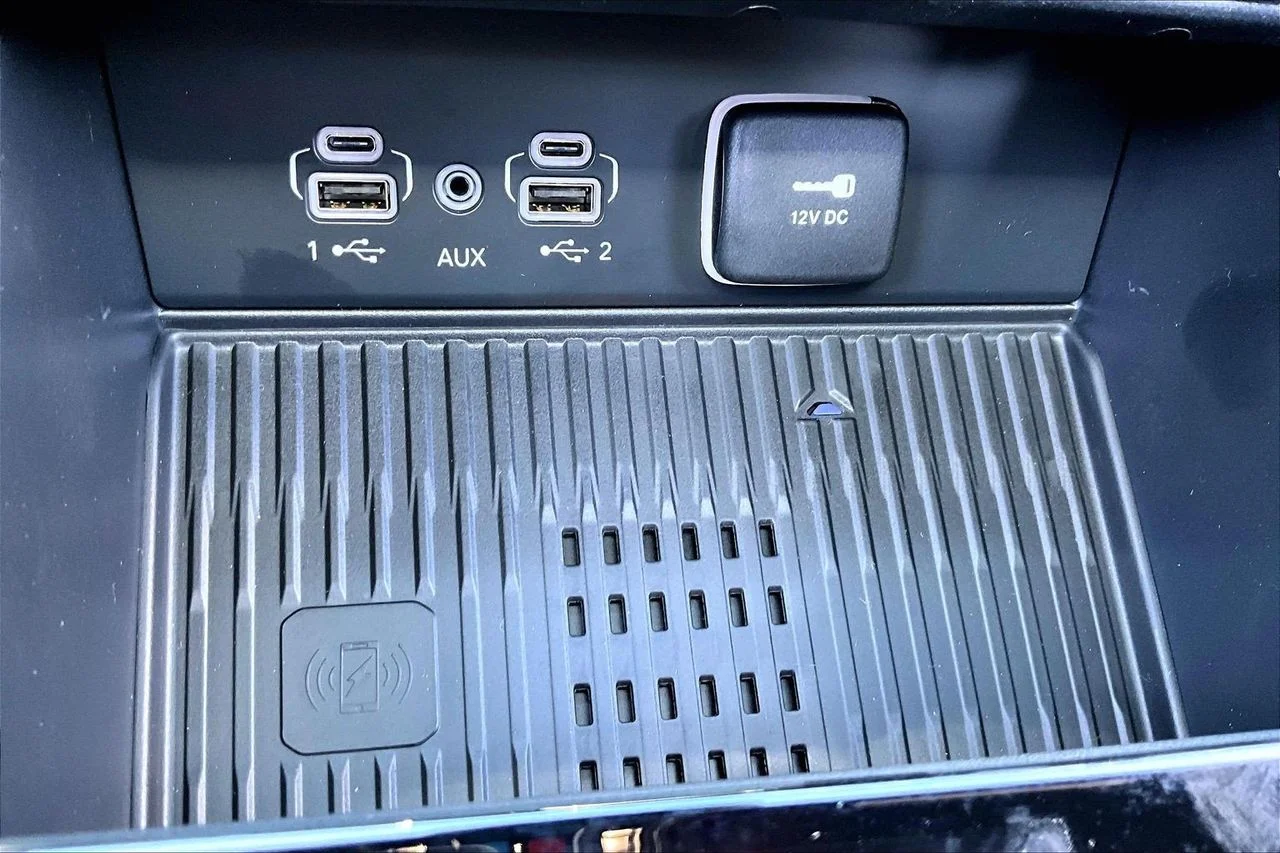 New 2027 High-Gloss Black Paint Jeep Laredo Altitude image 23