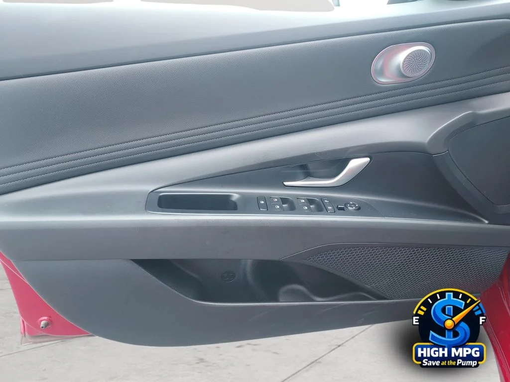 Used 2024 Red Hyundai SEL image 25