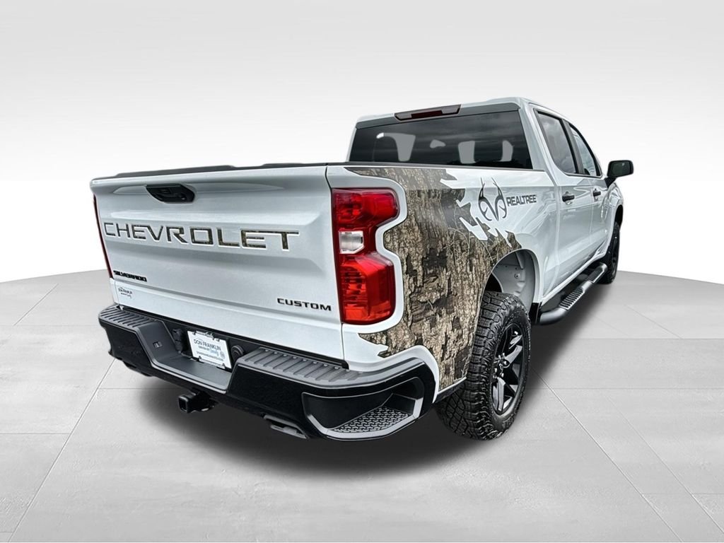 Used 2025 Summit White Chevrolet Custom Trail Boss image 8
