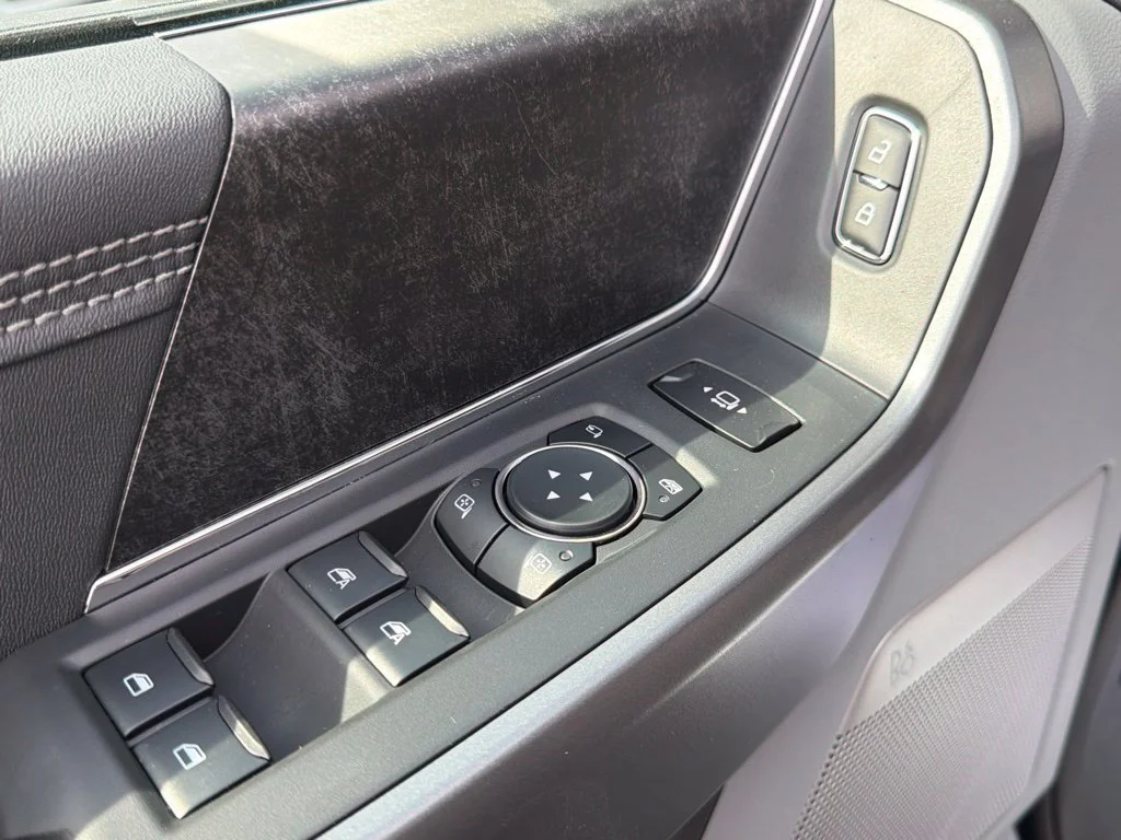 New 2027 Agate Black Metallic Ford F-250® XLT image 14
