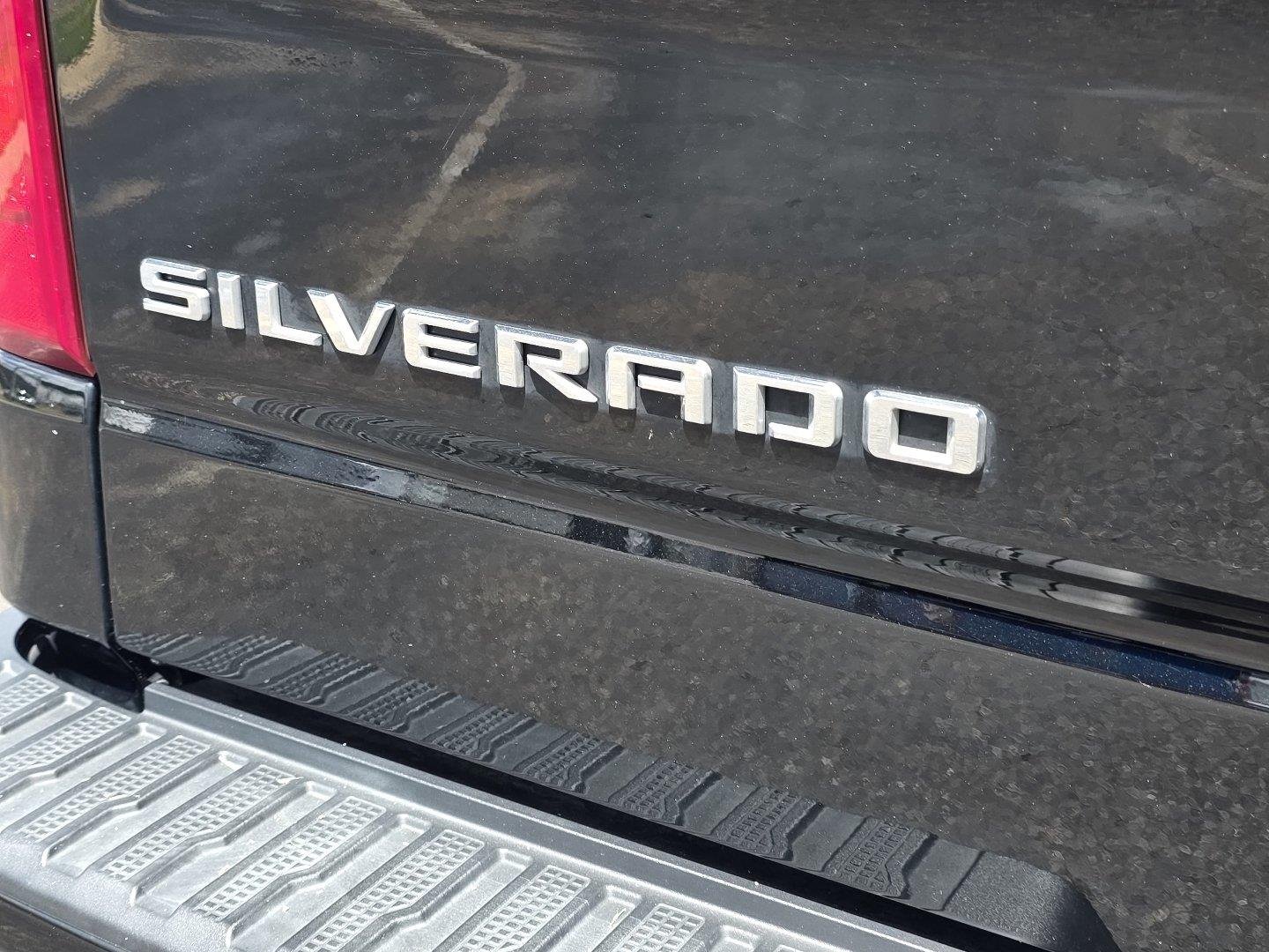 Used 2023 Black Chevrolet Custom image 33