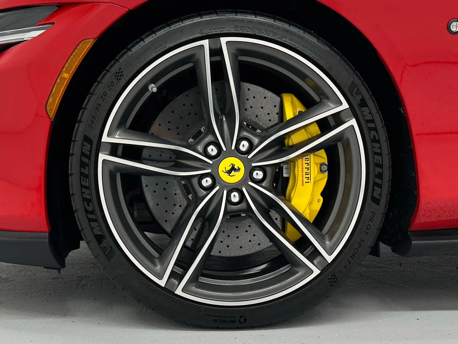 Used 2022 RED Ferrari  image 9