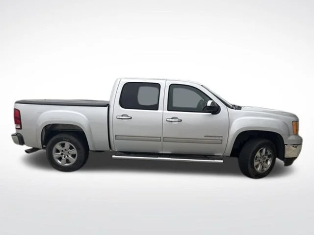 Used 2013 Silver GMC SLE image 5