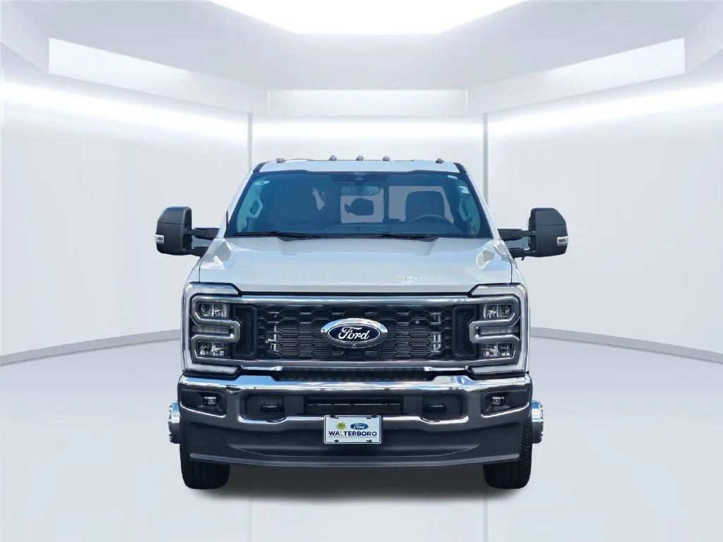 New 2027 Oxford White Ford F-350® XLT image 17