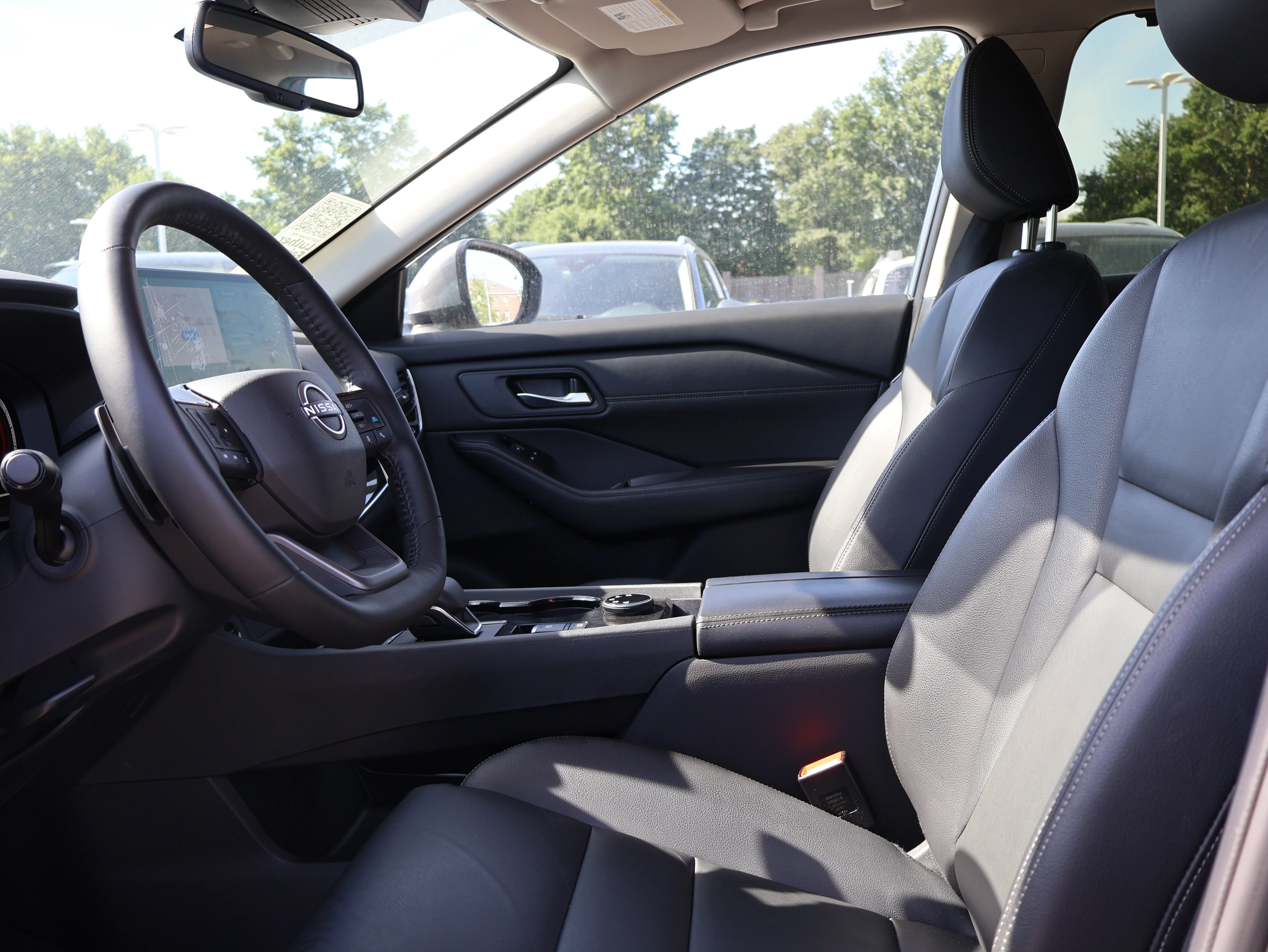 Used 2025 Gun Metallic Nissan SL image 21
