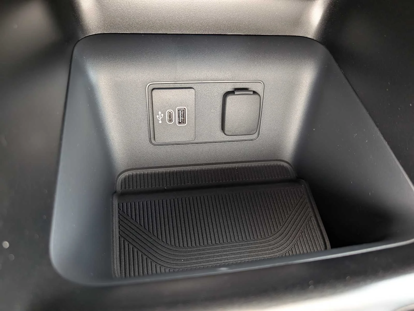 New 2026 Agate Black Metallic Ford Tremor® image 27
