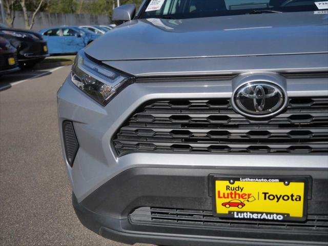 Certified Used 2025 SILVER SKY METALLIC Toyota  image 17
