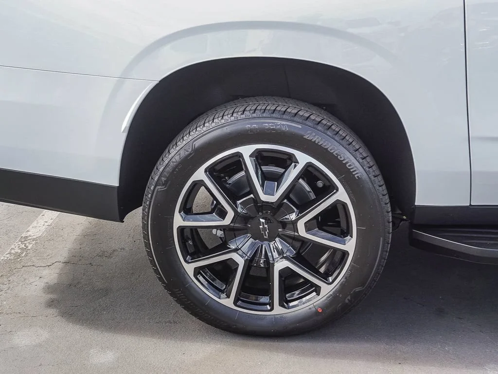 2026 Chevrolet Suburban RST - Photo 8