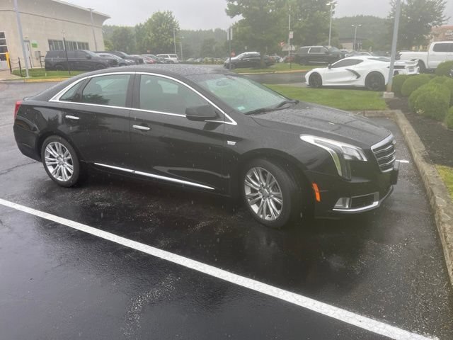 Used 2019 BLACK RAVEN Cadillac Luxury image 4