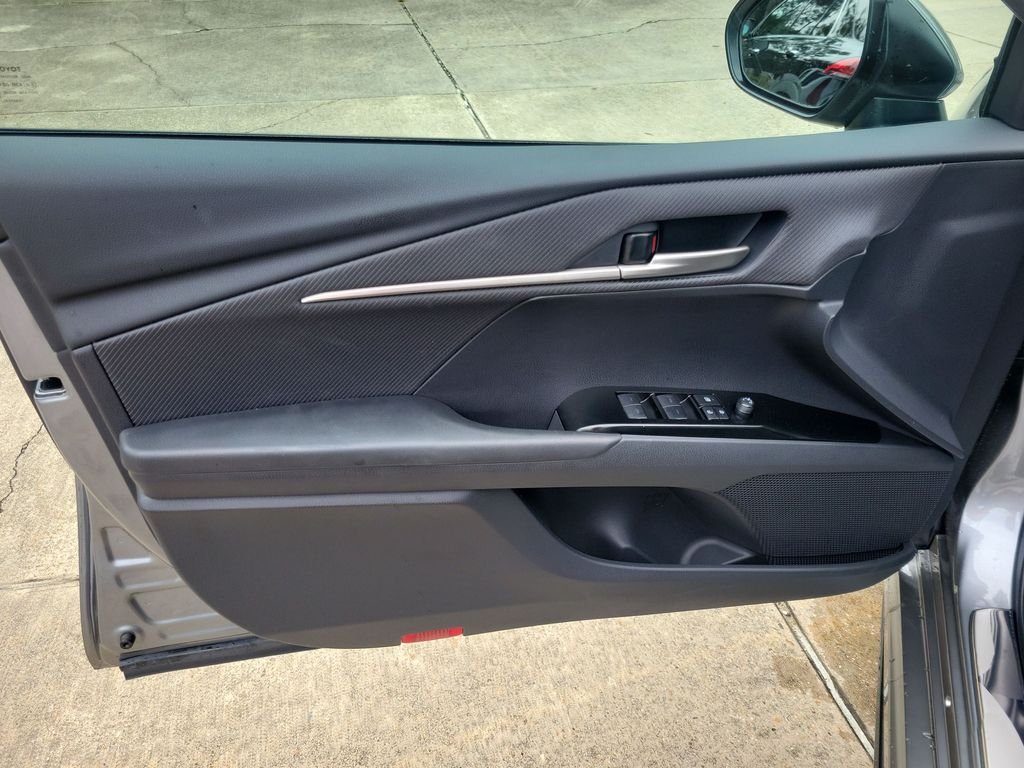 Used 2026  Toyota SE image 13
