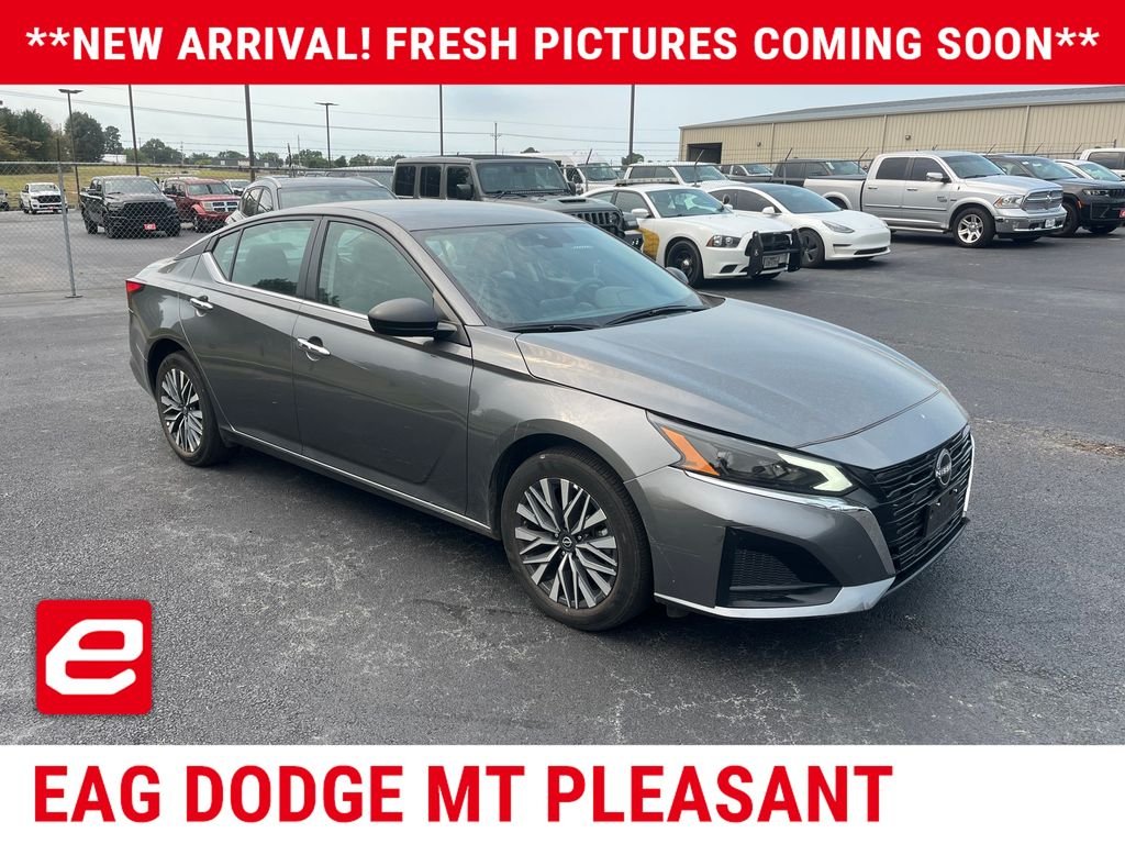 Used 2025 Gray Nissan 2.5 SV image 1