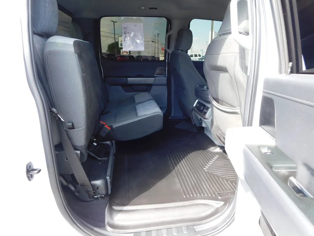 Used 2023 Oxford White Ford XLT image 27