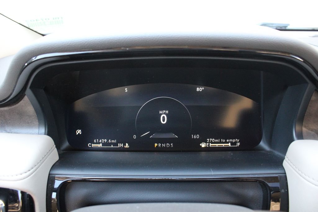 Used 2023 Pearl Metallic Lincoln Reserve image 12