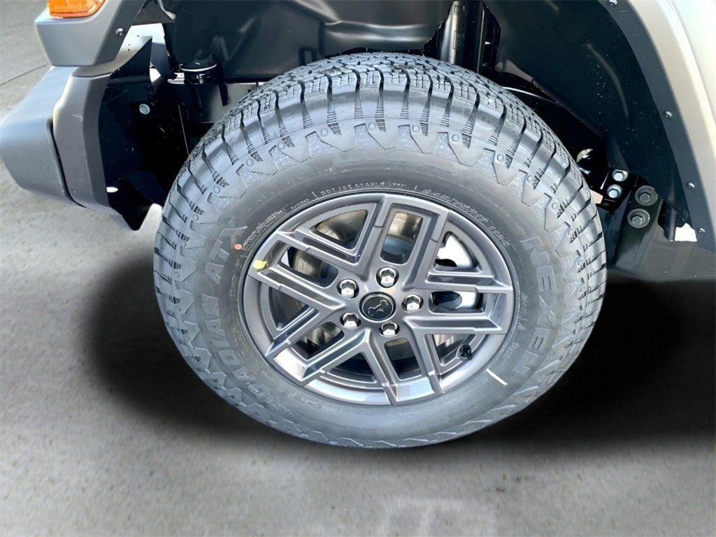 New 2026 Bright White Clear-Coat Exterior Paint Jeep Sport S image 11