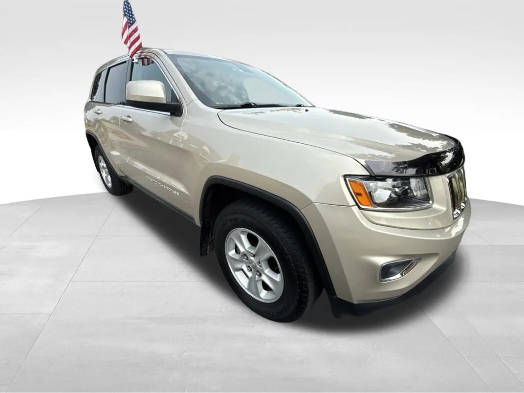 Used 2014 Beige Jeep Laredo image 10