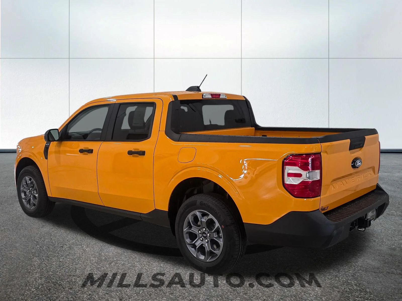 New 2026 Orange Fury Metallic Tri-Coat Ford XLT image 4