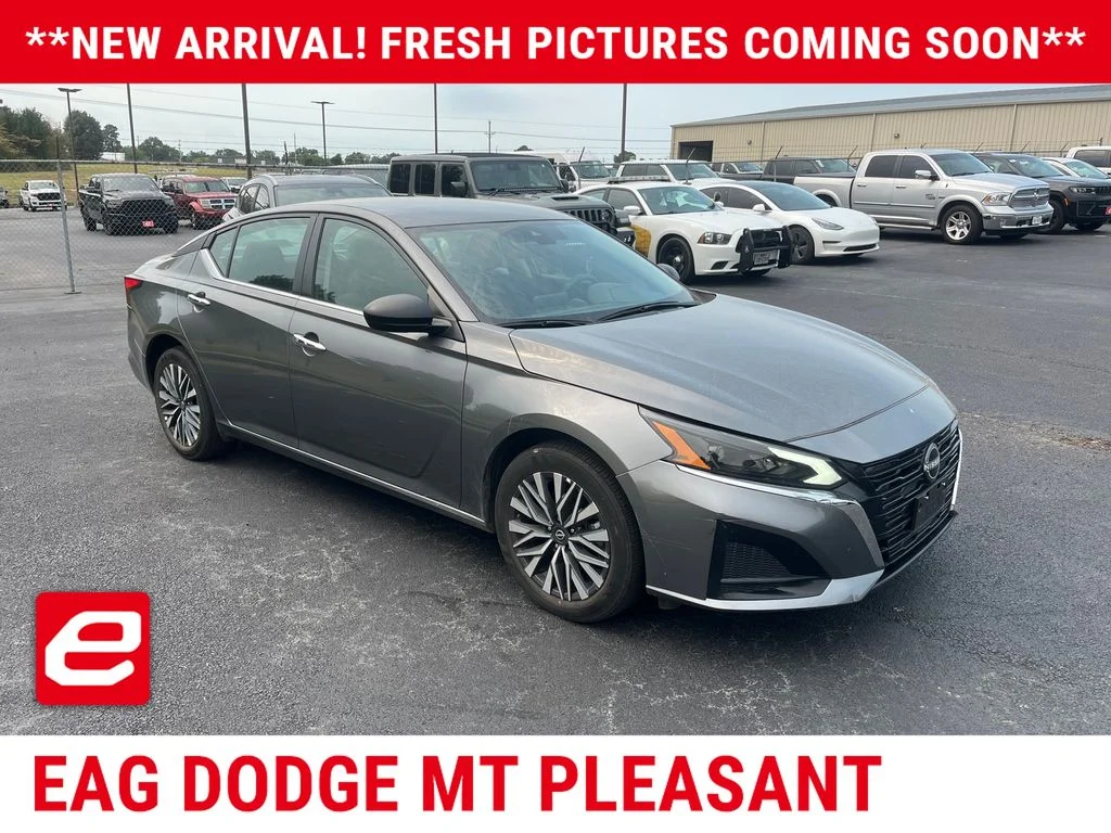 Used 2025 Gray Nissan 2.5 SV image 1