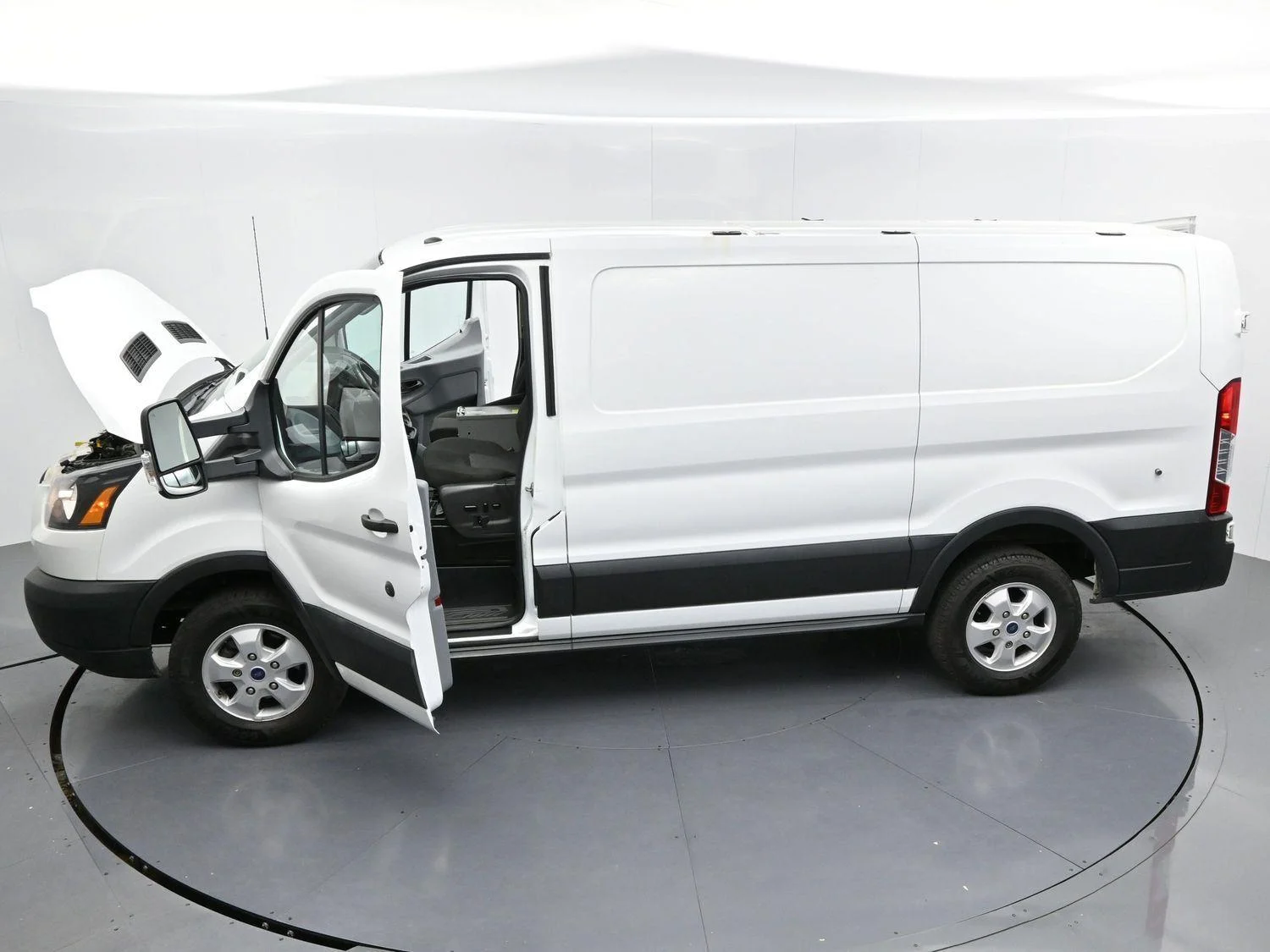 Used 2019  Ford 250 image 40
