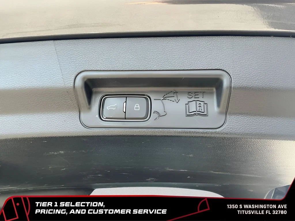 Used 2020 Gray Ford Limited image 13
