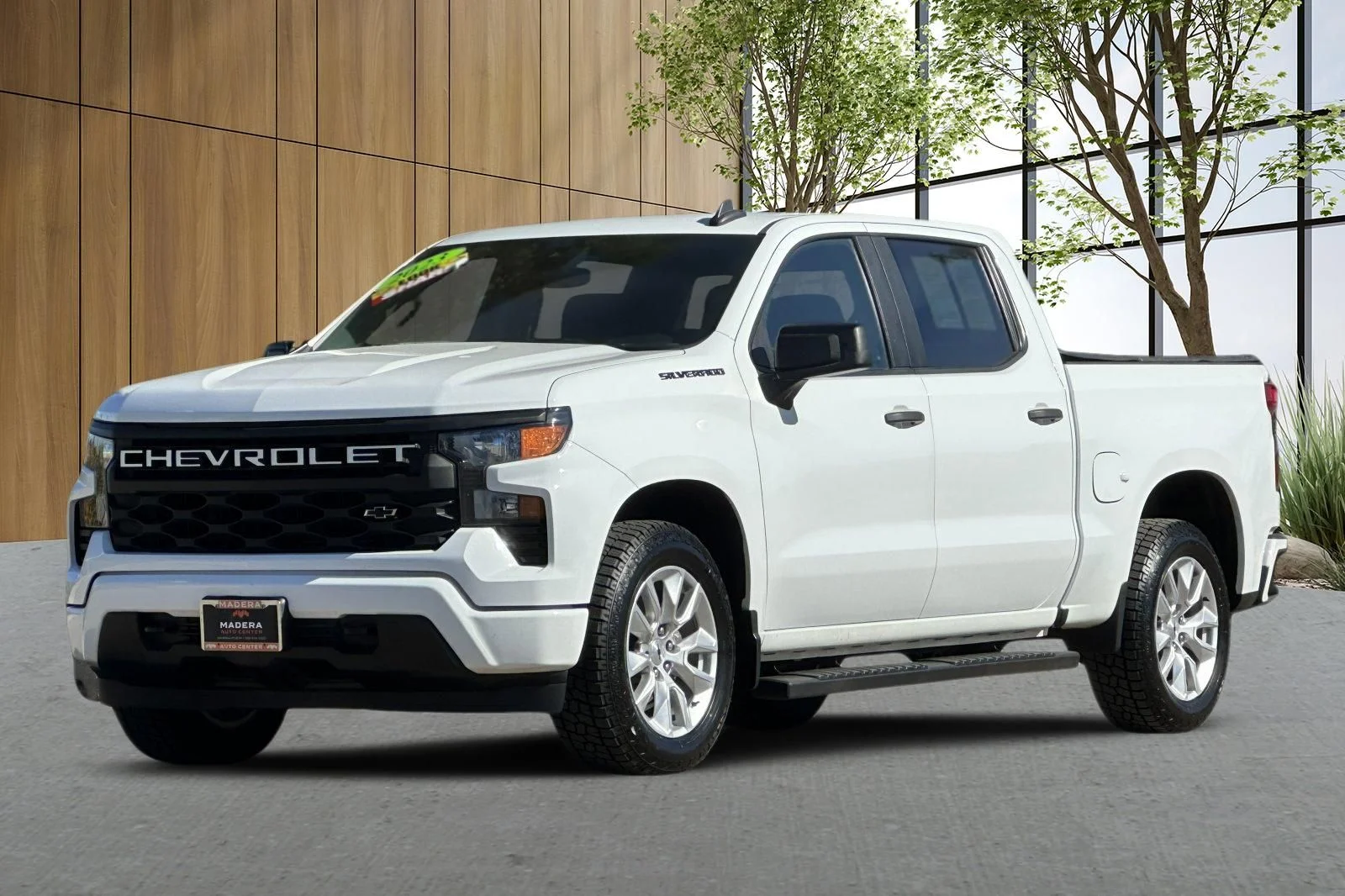Used 2023 White Chevrolet Custom image 8