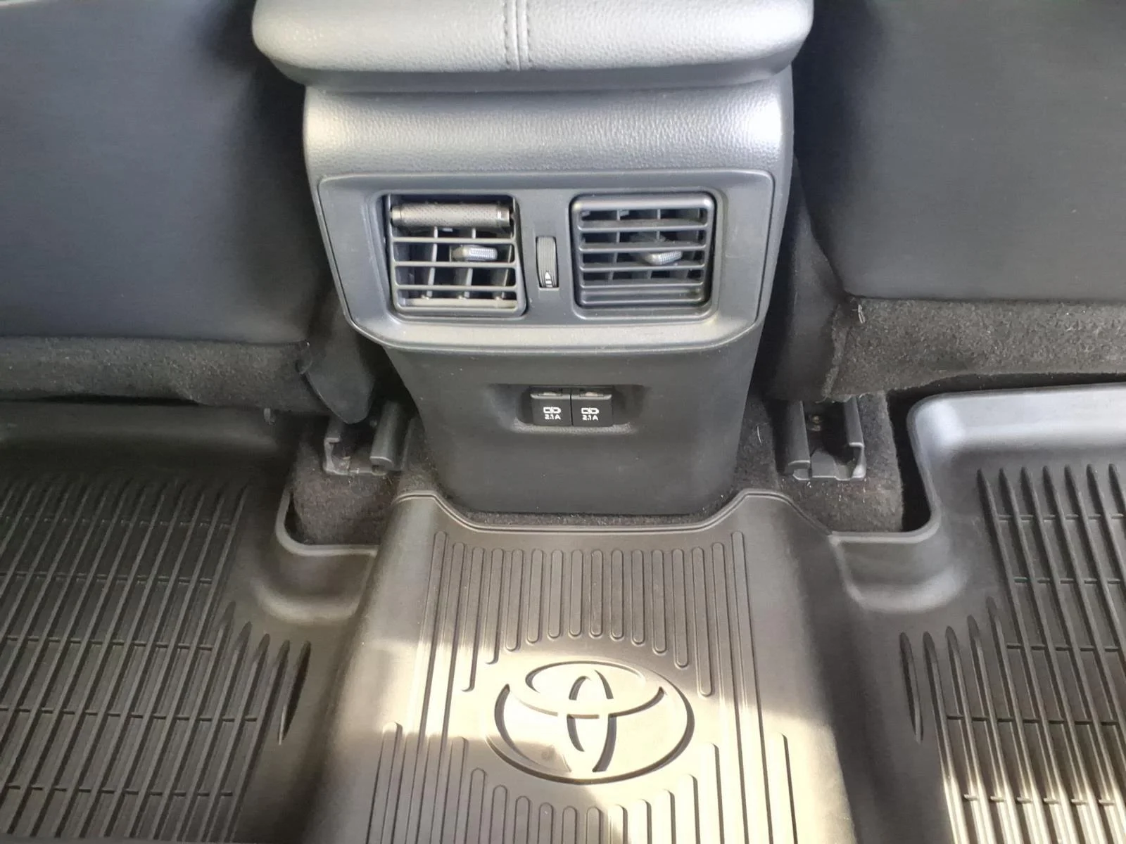 Used 2019 Ruby Flare Pearl Toyota XLE Premium image 20