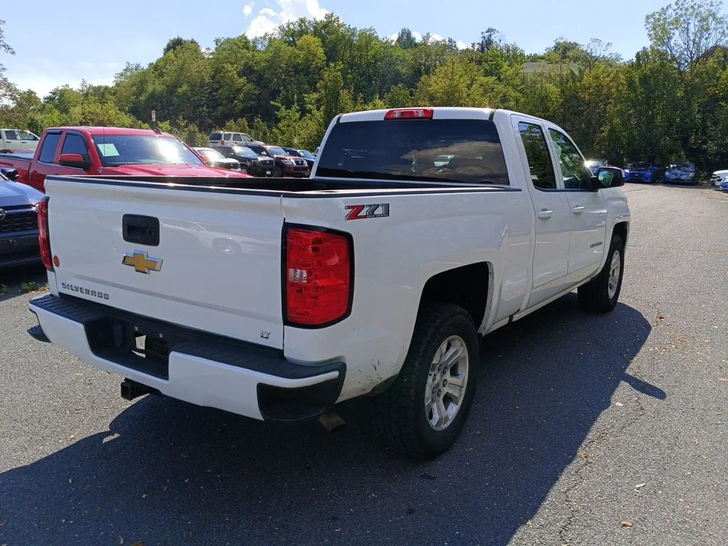 Used 2018 White Chevrolet LT image 4