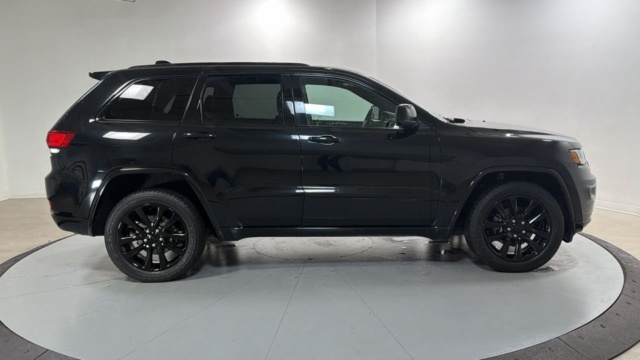 Used 2018 Black Jeep Altitude image 6