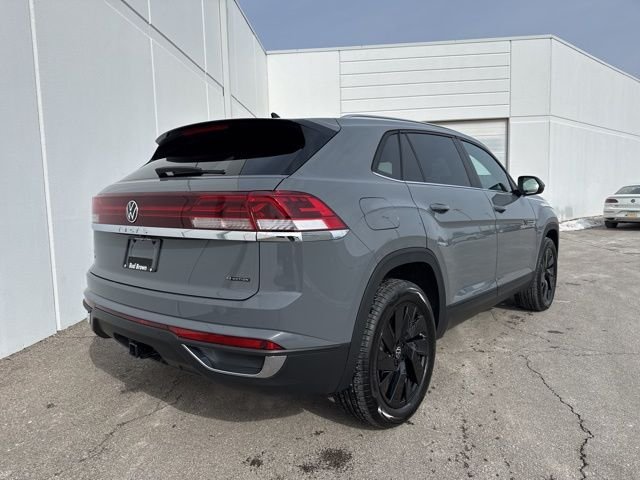 New 2026 Pure Gray Volkswagen 2.0T SE w/Technology image 6