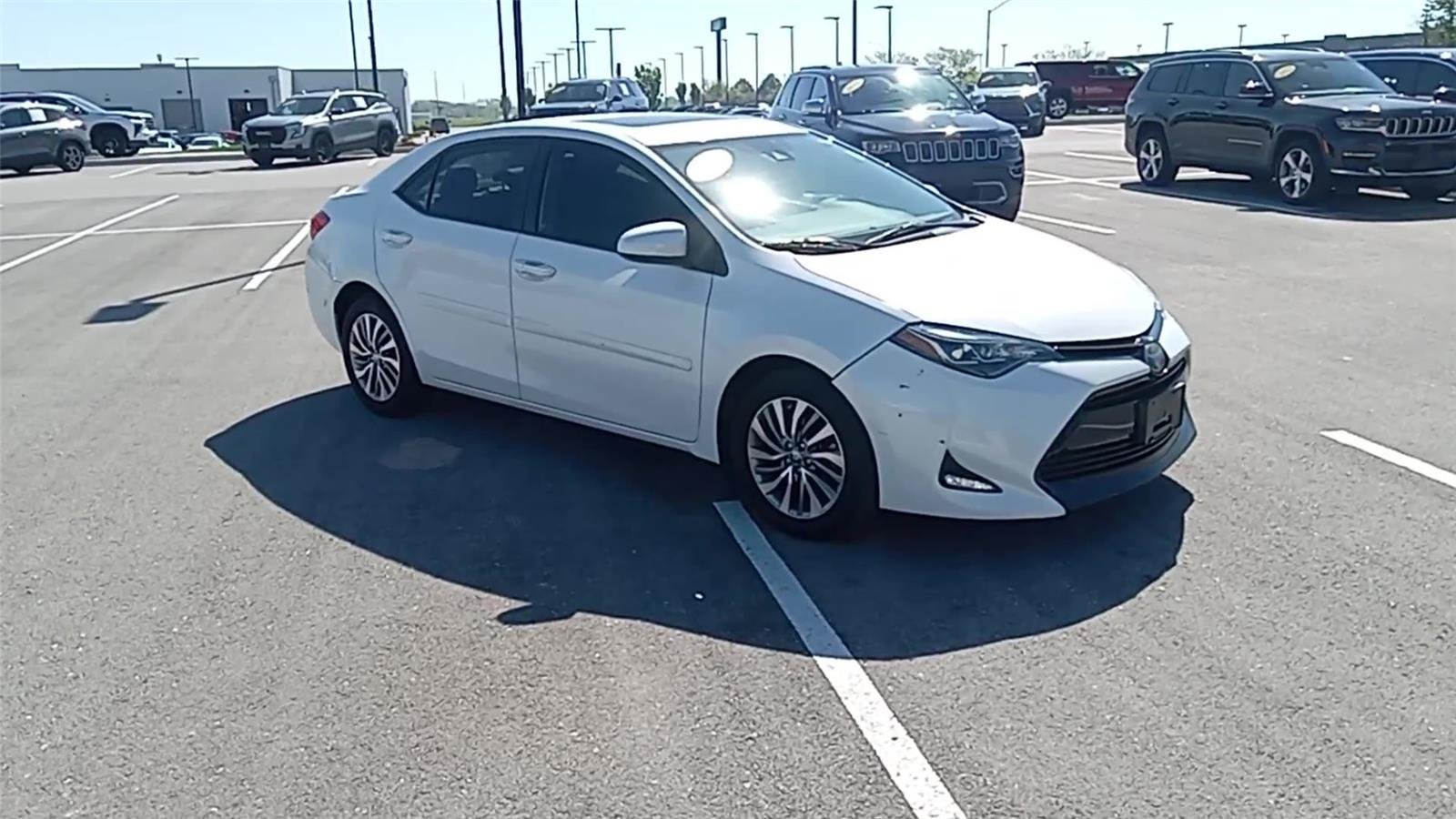 Used 2018 Toyota Corolla XLE with VIN 5YFBURHE1JP755392 for sale in Kansas City