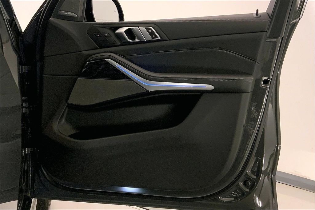 Used 2024 Dravit Grey Metallic BMW  image 25