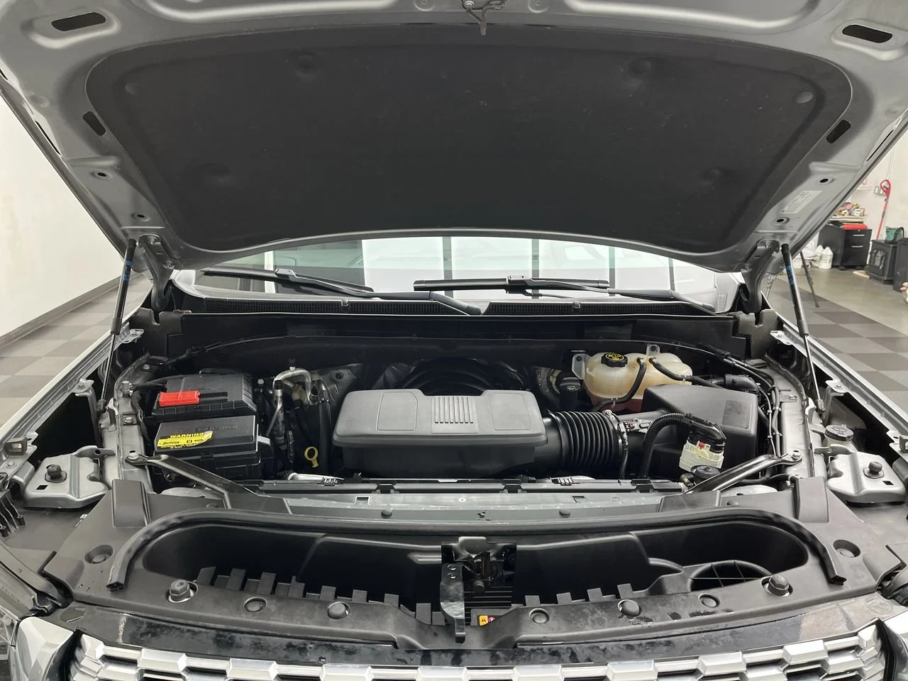 Used 2023 Sterling Metallic GMC Denali image 2