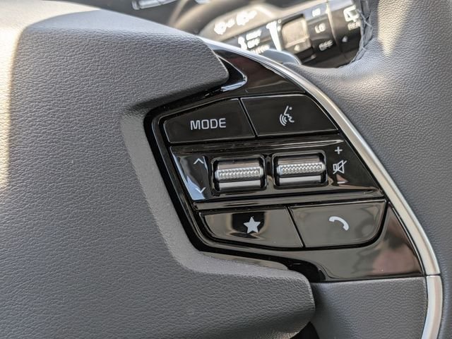 Used 2025 Black Kia EX Touring image 26