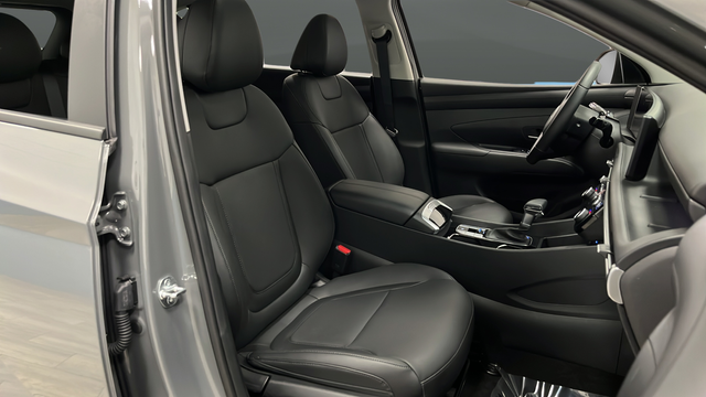 Used 2025 Hampton Gray Hyundai SEL Convenience image 24