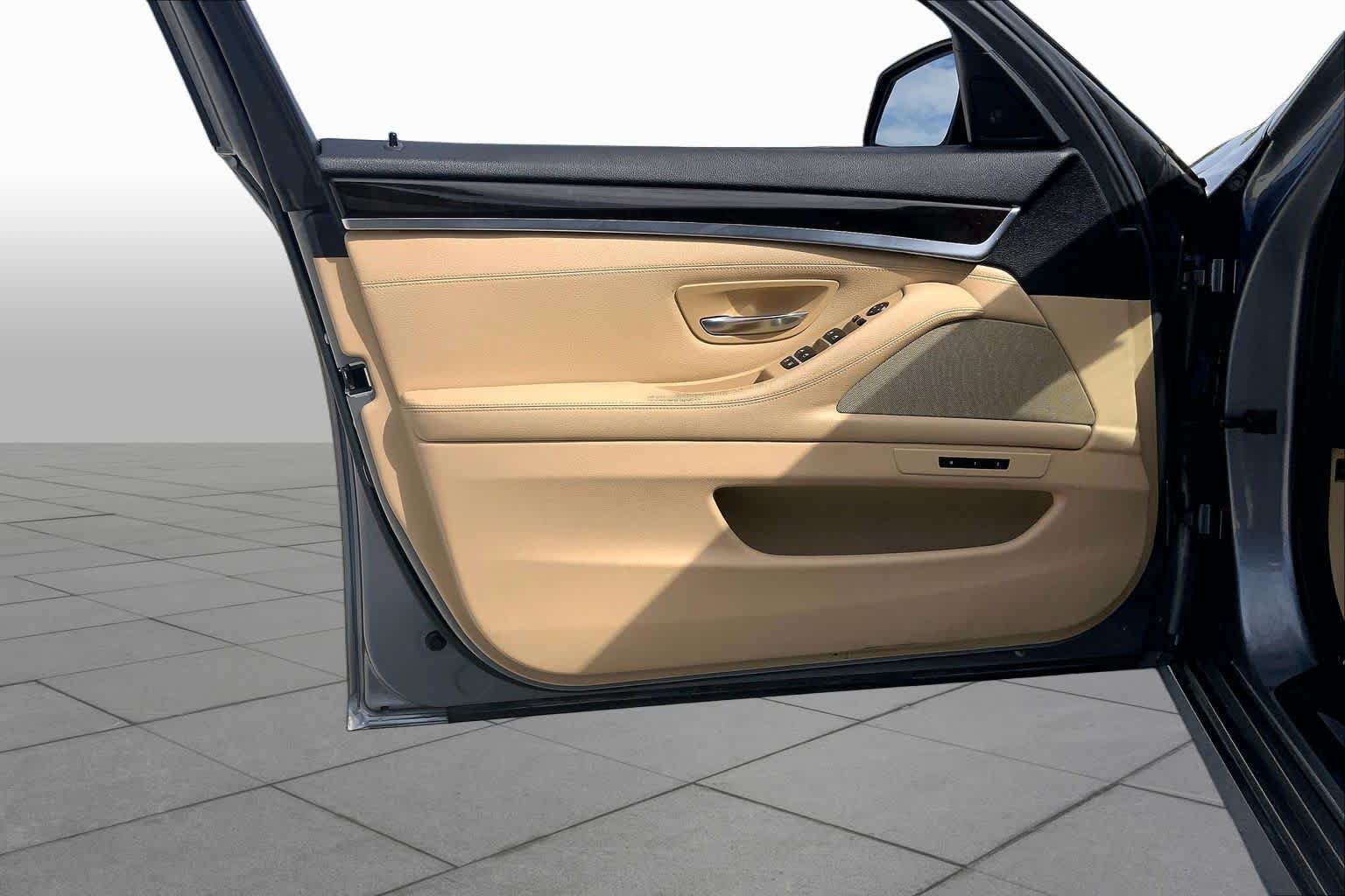 Used 2011 Titanium Silver Metallic BMW 535i image 18