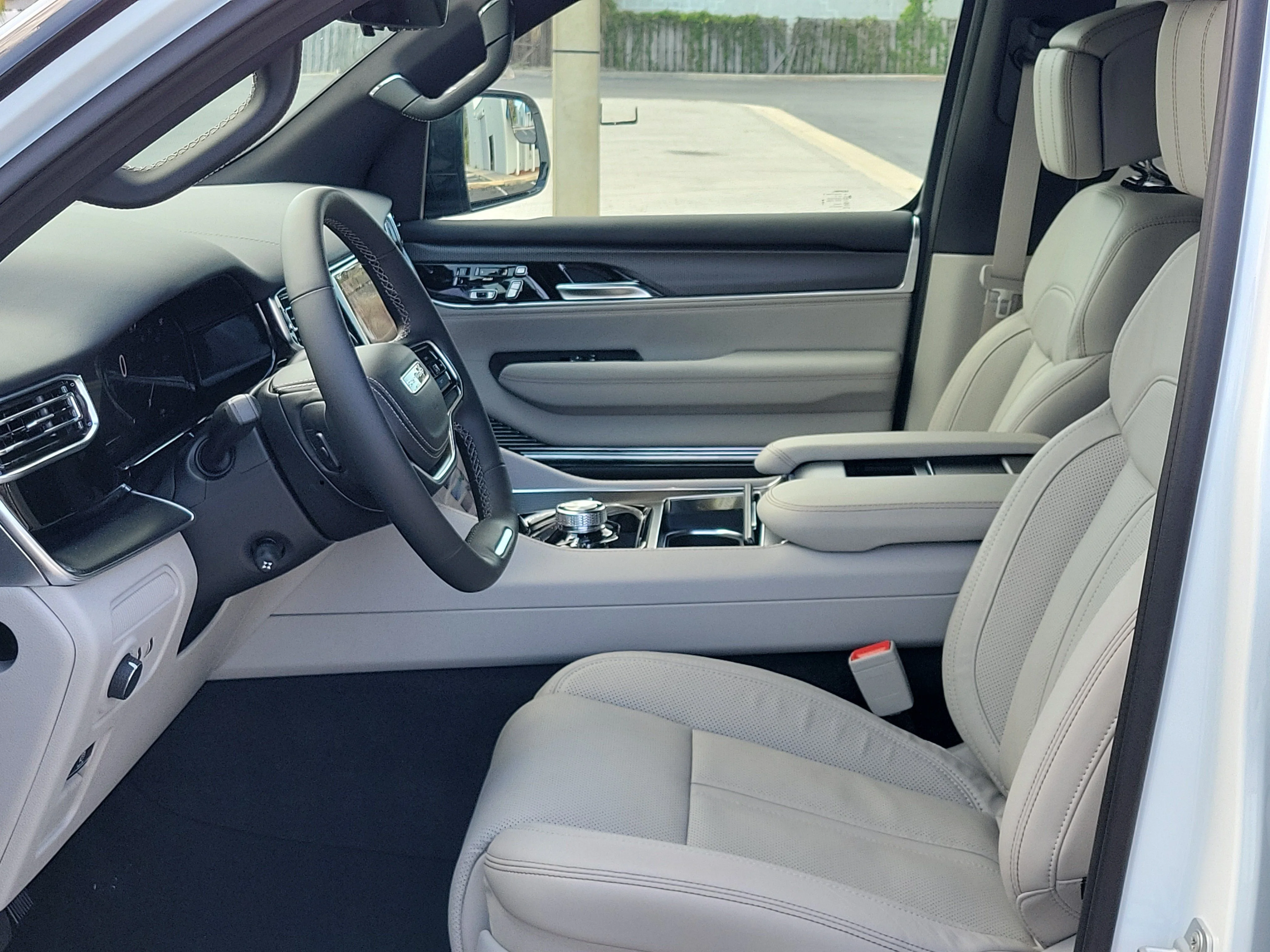 New 2026 Bright White Clearcoat Jeep Summit Obsidian image 16