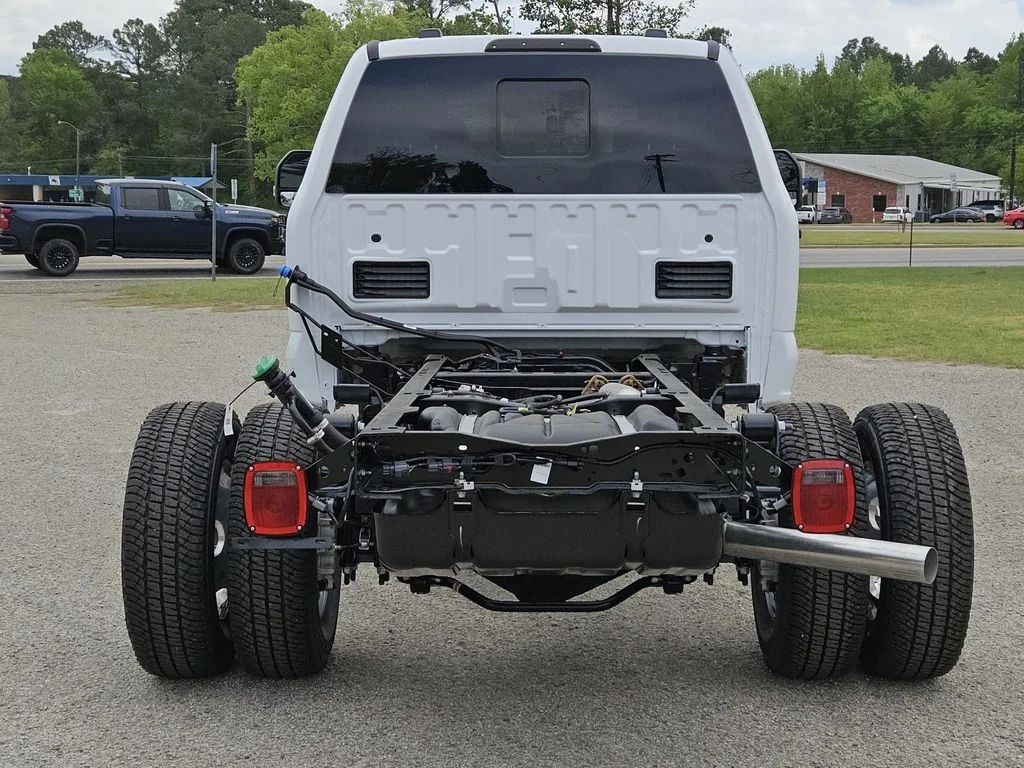 New 2026 Oxford White Ford F-350® XL image 8