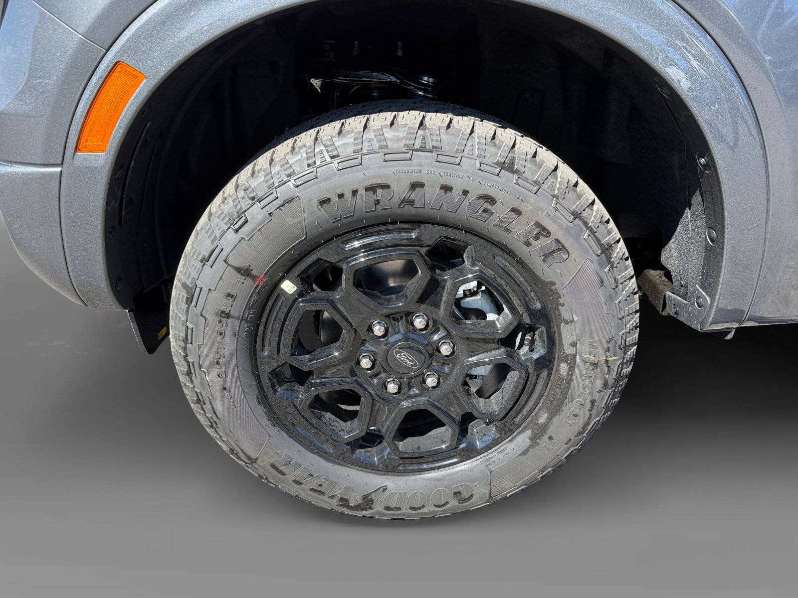 New 2026 Carbonized Gray Metallic Ford Lariat® image 9