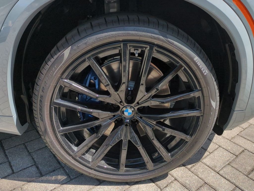 New 2026 Brooklyn Grey Metallic BMW M60i image 11