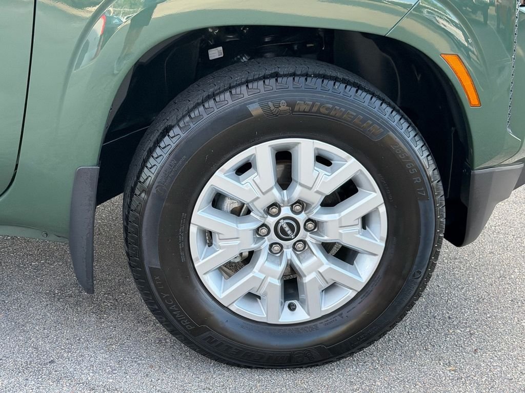 Used 2024 Green Nissan SV image 9